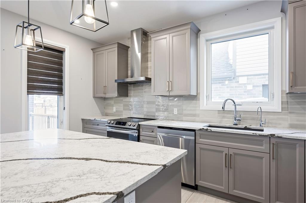 3 Grundy Crescent, Grand Valley, ON - Indoor Photo Showing Kitchen With Upgraded Kitchen