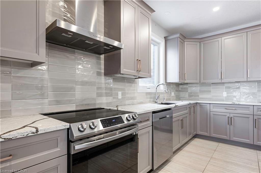 3 Grundy Crescent, Grand Valley, ON - Indoor Photo Showing Kitchen With Upgraded Kitchen