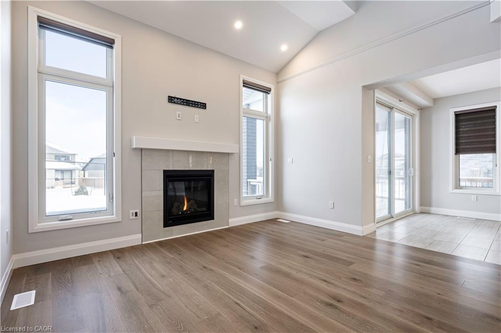 3 Grundy Crescent, Grand Valley, ON - Indoor Photo Showing Living Room With Fireplace