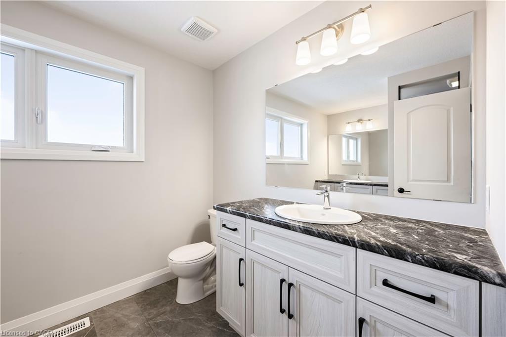 3 Grundy Crescent, Grand Valley, ON - Indoor Photo Showing Bathroom