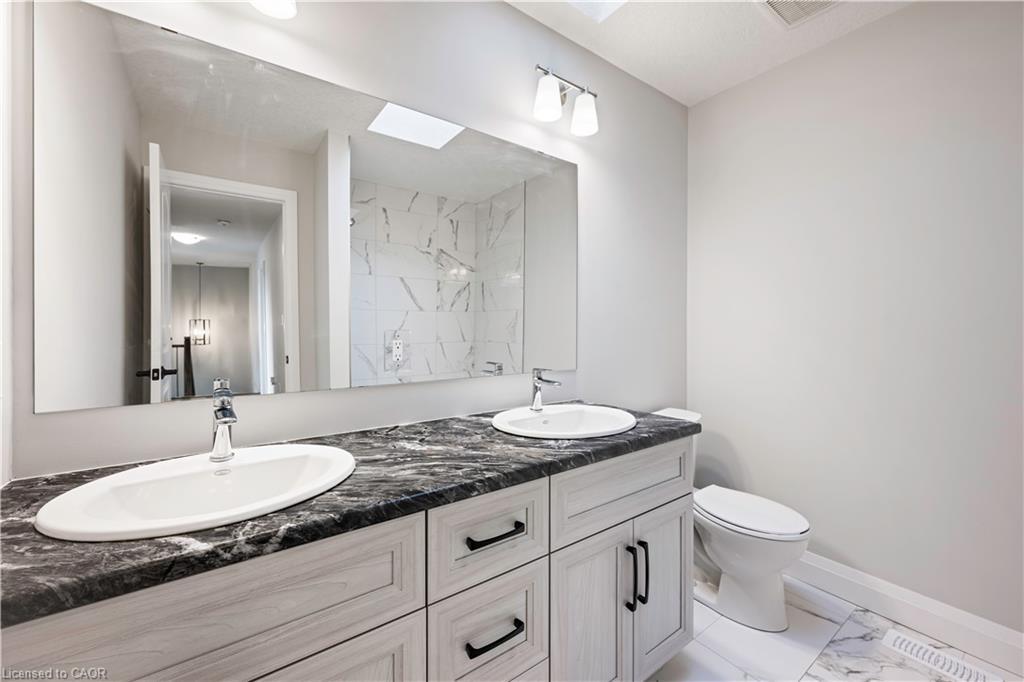 3 Grundy Crescent, Grand Valley, ON - Indoor Photo Showing Bathroom