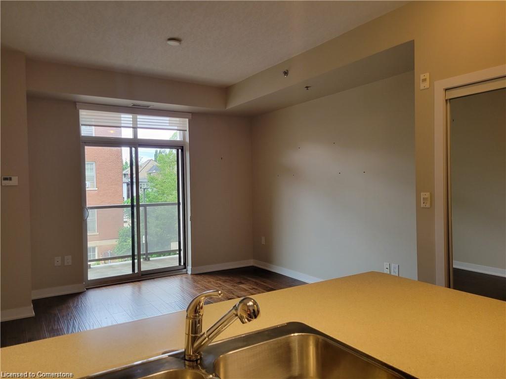 208-90 Charlton Avenue W, Hamilton, ON - Indoor