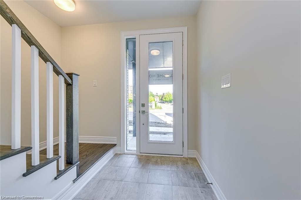 8-2273 Turnberry Road, Burlington, ON - Indoor Photo Showing Other Room