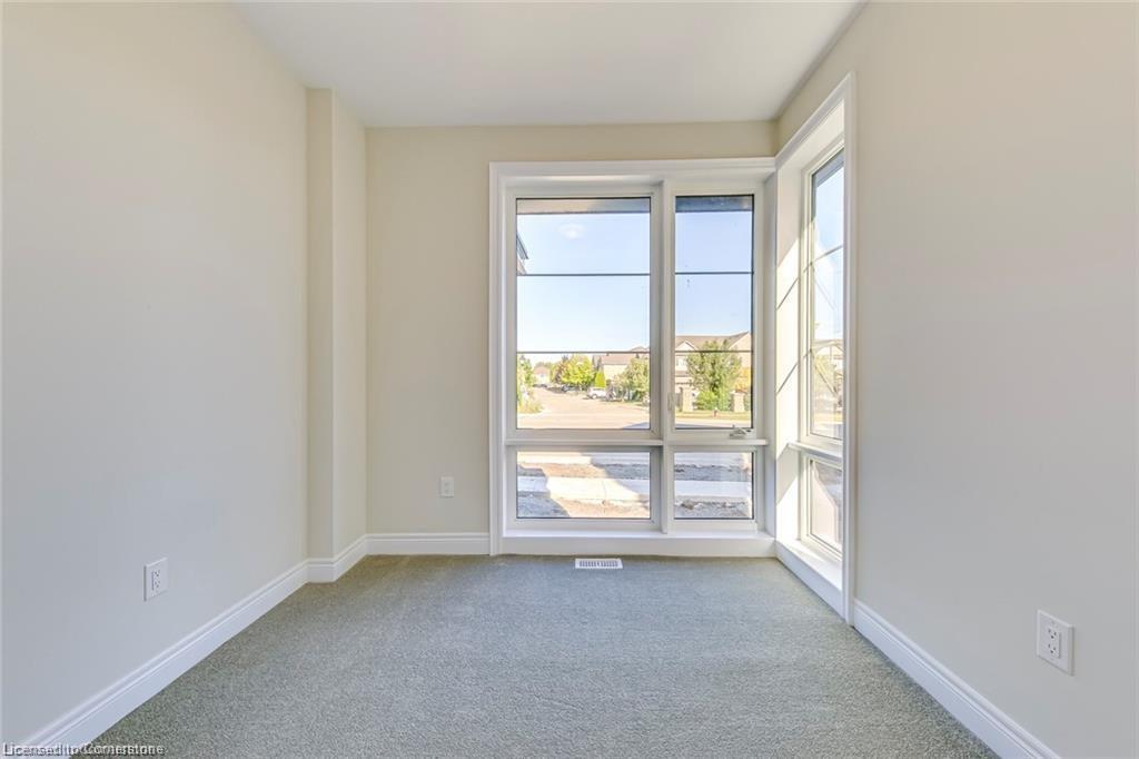 8-2273 Turnberry Road, Burlington, ON - Indoor Photo Showing Other Room