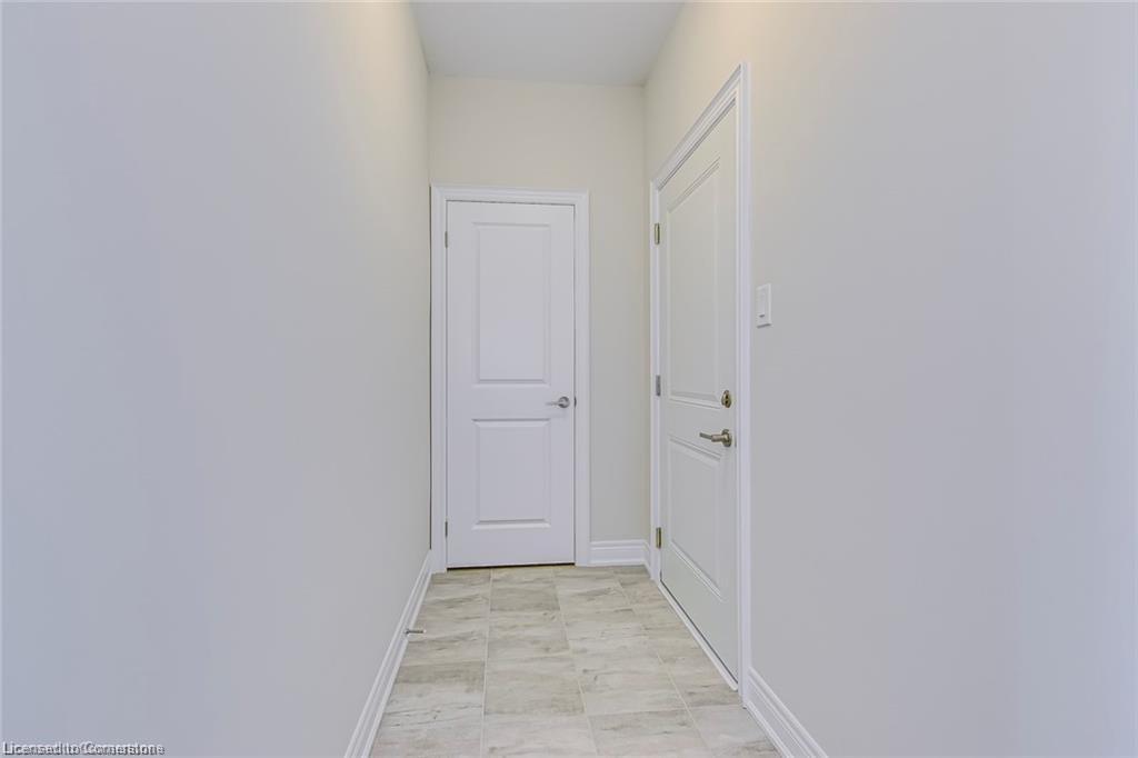 8-2273 Turnberry Road, Burlington, ON - Indoor Photo Showing Other Room