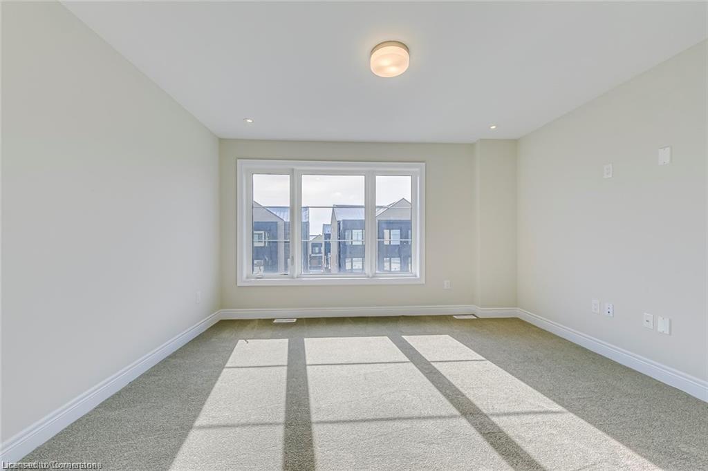 8-2273 Turnberry Road, Burlington, ON - Indoor Photo Showing Other Room