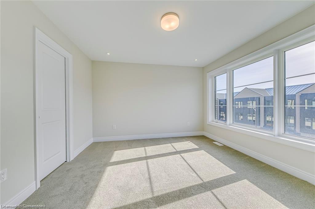 8-2273 Turnberry Road, Burlington, ON - Indoor Photo Showing Other Room