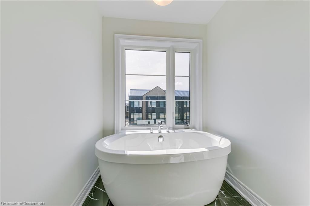 8-2273 Turnberry Road, Burlington, ON - Indoor Photo Showing Bathroom