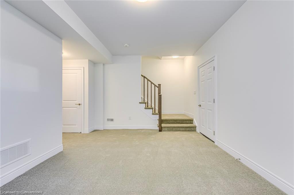 8-2273 Turnberry Road, Burlington, ON - Indoor Photo Showing Other Room