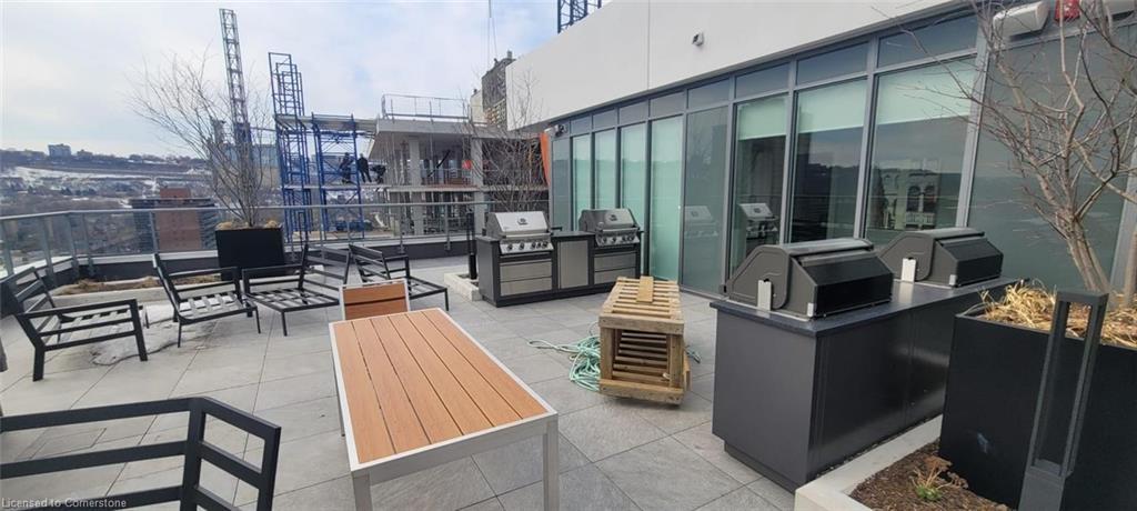 801-212 King William Street E, Hamilton, ON - Outdoor