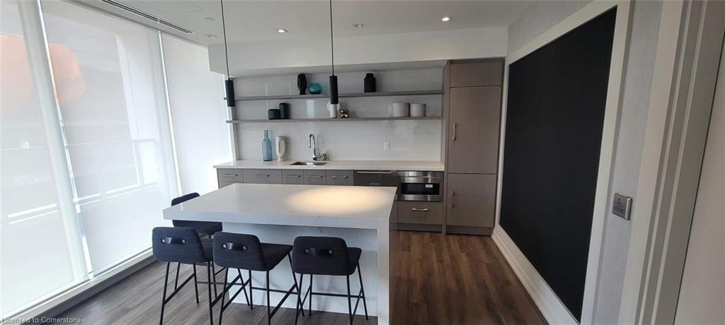 801-212 King William Street E, Hamilton, ON - Indoor Photo Showing Kitchen