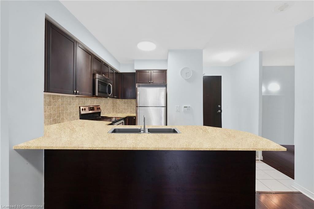 906-73 King William Crescent, Richmond Hill, ON - Indoor Photo Showing Kitchen With Upgraded Kitchen