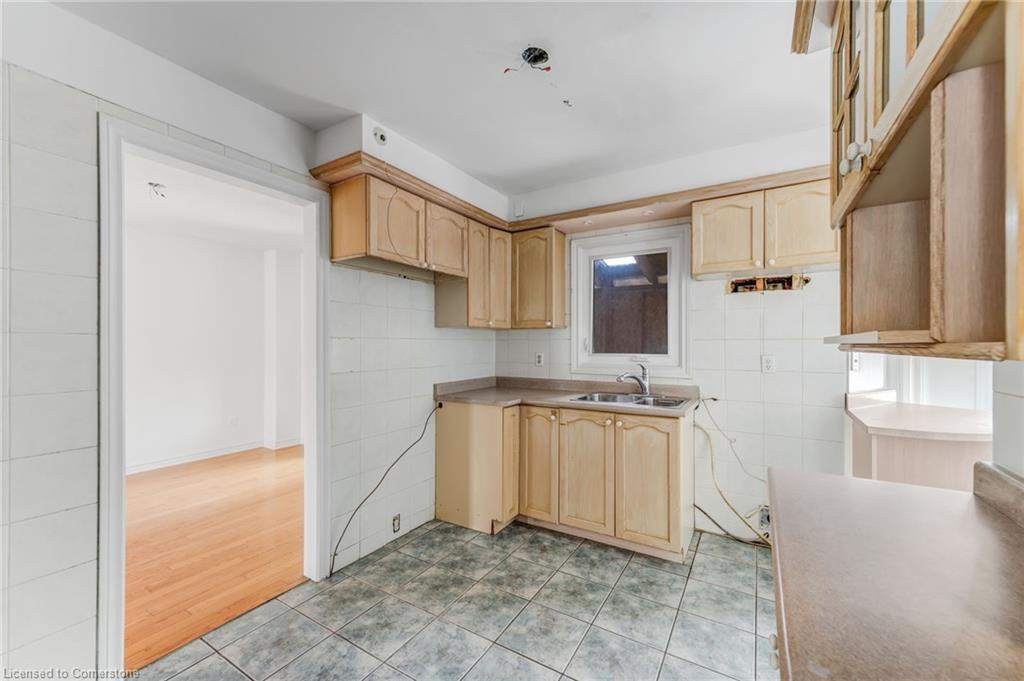 109 Valleymede Drive, Richmond Hill, ON - Indoor Photo Showing Kitchen With Double Sink