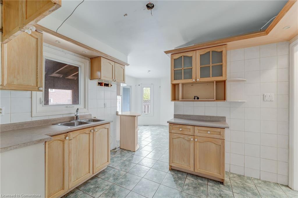 109 Valleymede Drive, Richmond Hill, ON - Indoor Photo Showing Kitchen With Double Sink