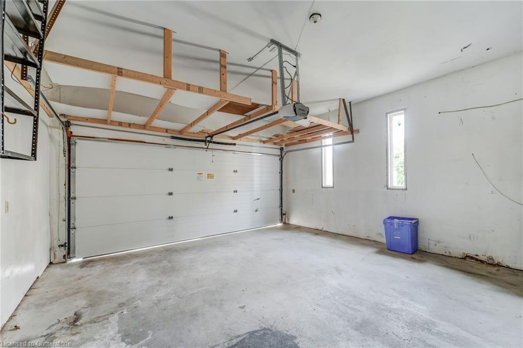 109 Valleymede Drive, Richmond Hill, ON - Indoor Photo Showing Garage