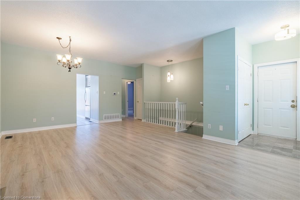 3-34 Southbrook Drive, Binbrook, ON - Indoor Photo Showing Other Room