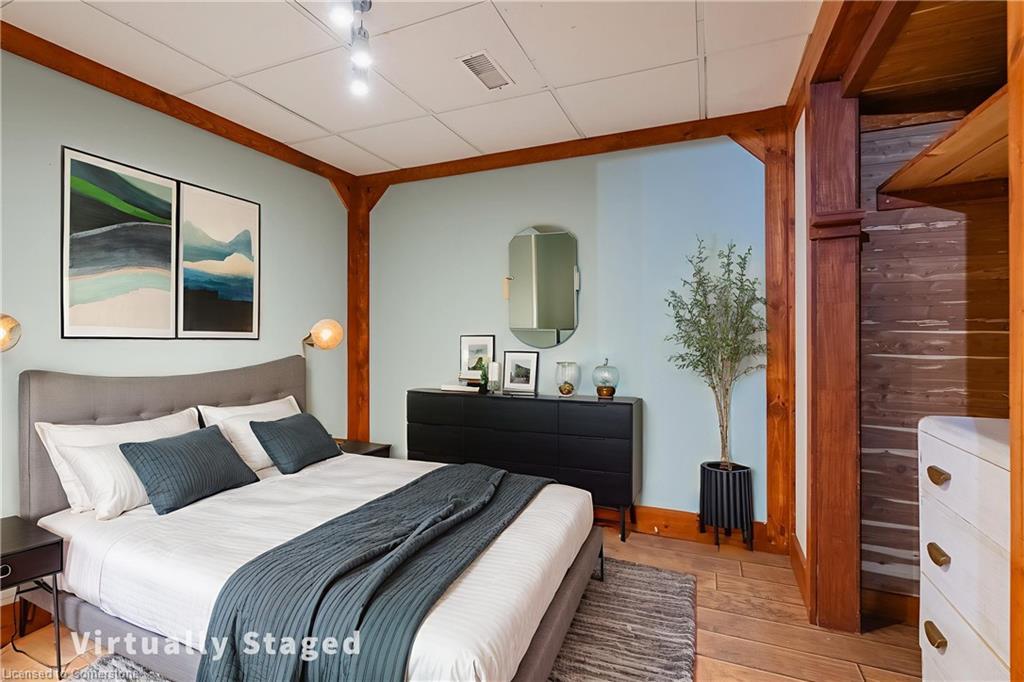 3-34 Southbrook Drive, Binbrook, ON - Indoor Photo Showing Bedroom