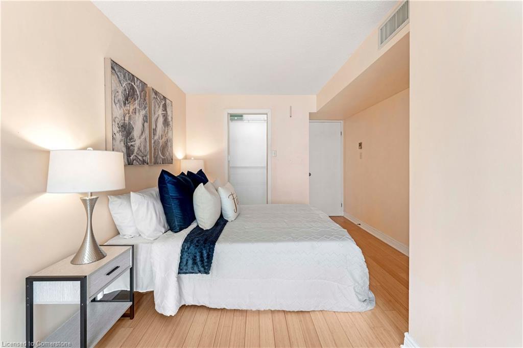 811-65 Scadding Avenue, Toronto, ON - Indoor Photo Showing Bedroom