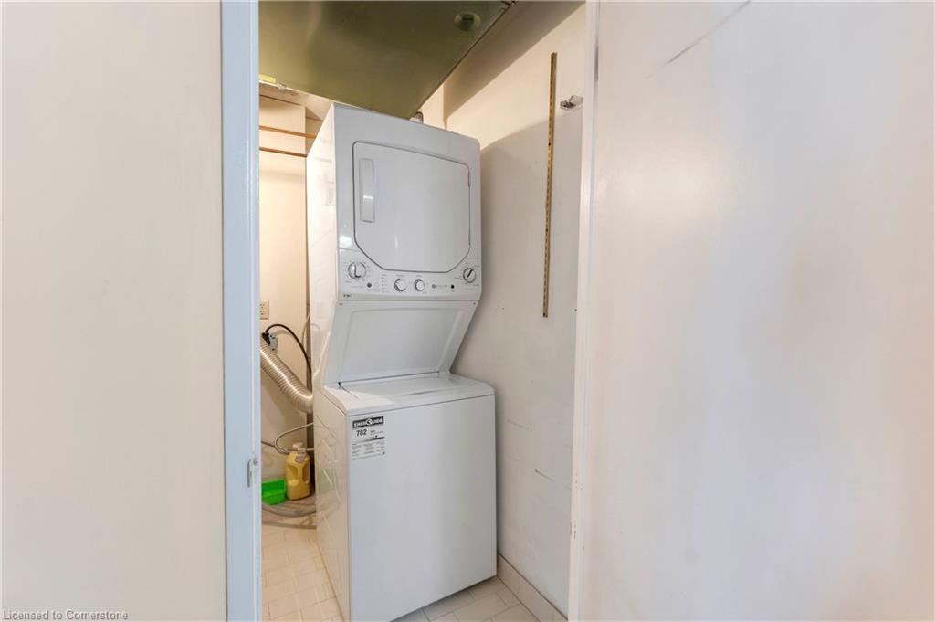 811-65 Scadding Avenue, Toronto, ON - Indoor Photo Showing Laundry Room