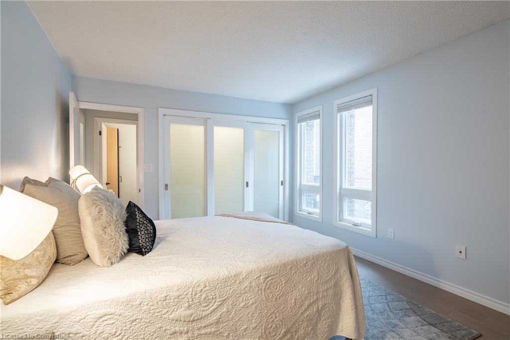 65 Hillcrest Avenue, St. Catharines, ON - Indoor Photo Showing Bedroom