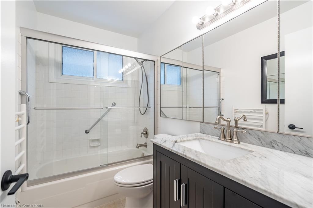 65 Hillcrest Avenue, St. Catharines, ON - Indoor Photo Showing Bathroom