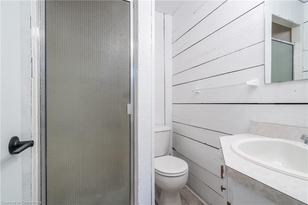 65 Hillcrest Avenue, St. Catharines, ON - Indoor Photo Showing Bathroom