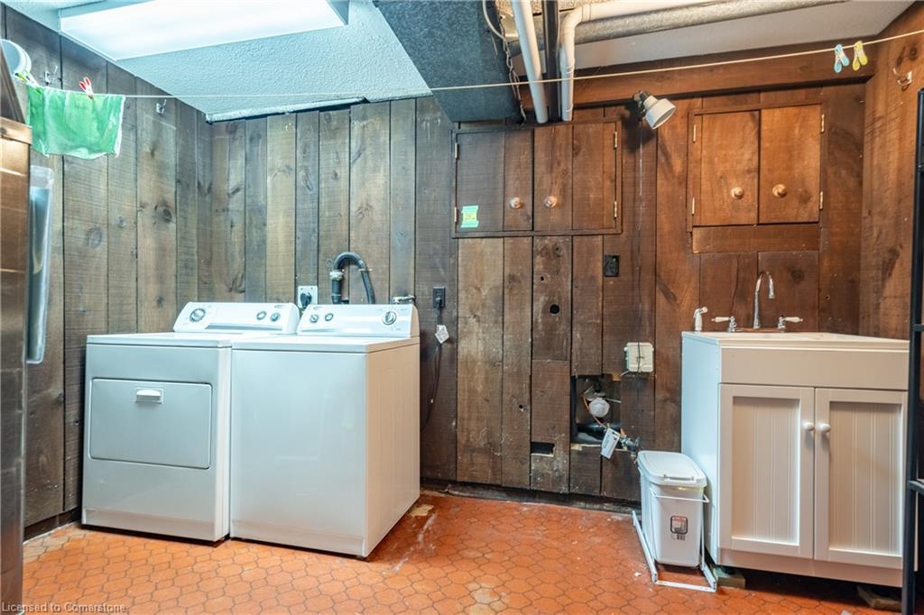 65 Hillcrest Avenue, St. Catharines, ON - Indoor Photo Showing Laundry Room