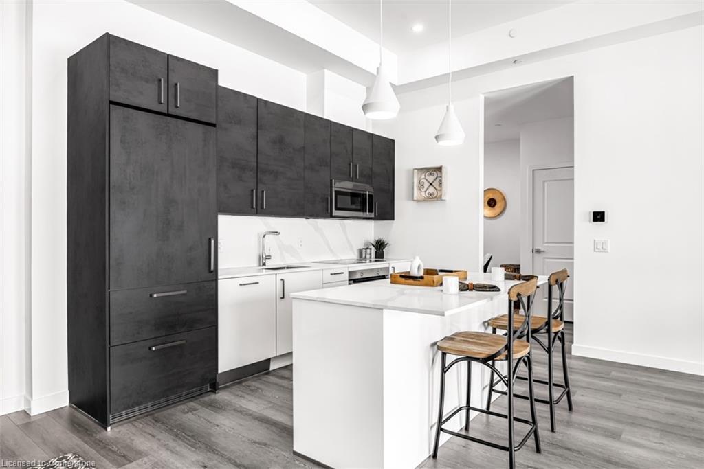 407-7549A Kalar Road, Niagara Falls, ON - Indoor Photo Showing Kitchen With Upgraded Kitchen