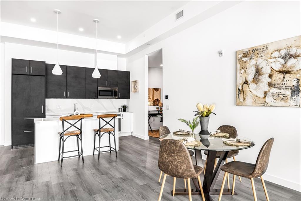 407-7549A Kalar Road, Niagara Falls, ON - Indoor Photo Showing Dining Room