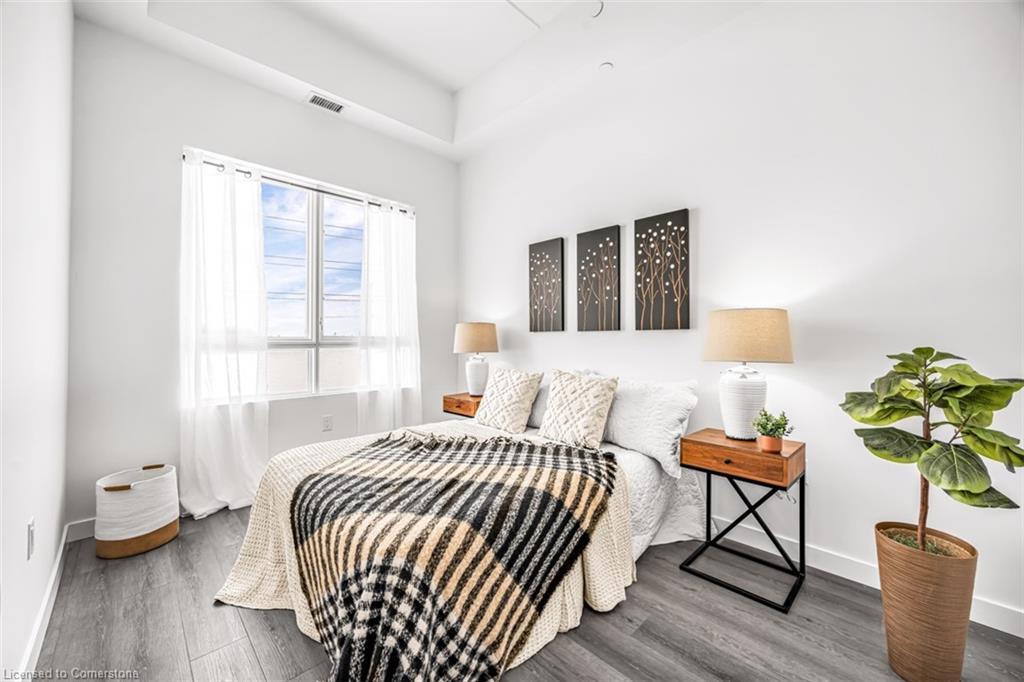 407-7549A Kalar Road, Niagara Falls, ON - Indoor Photo Showing Bedroom
