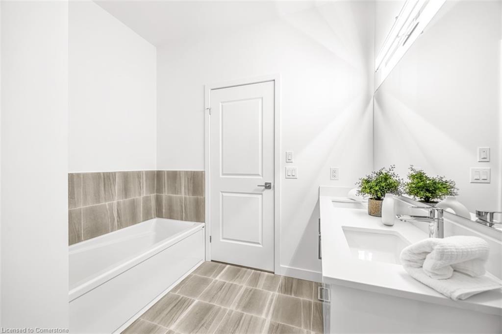 407-7549A Kalar Road, Niagara Falls, ON - Indoor Photo Showing Bathroom