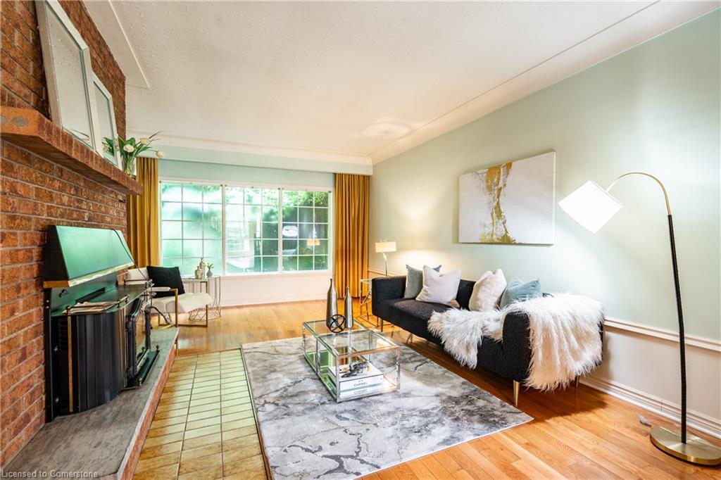 2083 Hollow Road, Thorold, ON - Indoor Photo Showing Living Room