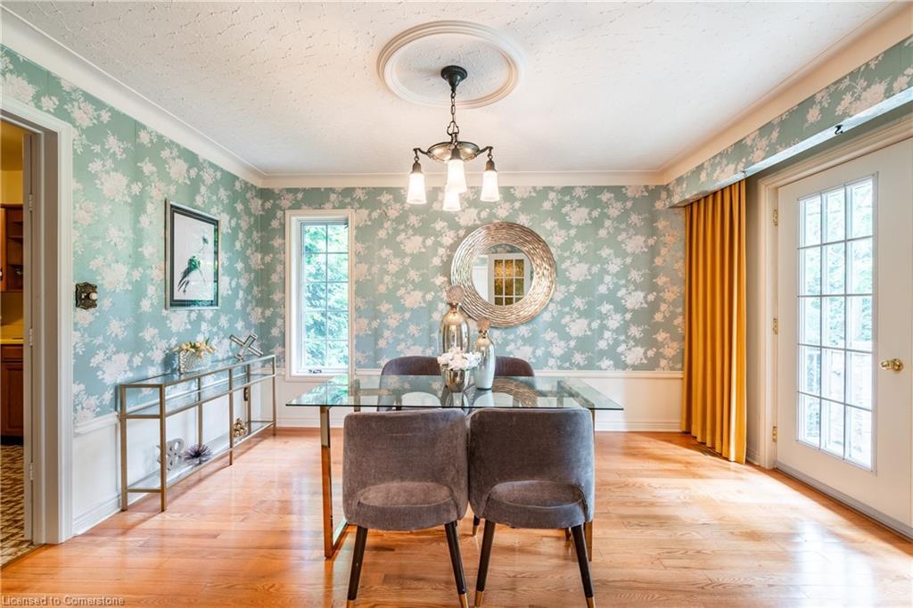 2083 Hollow Road, Thorold, ON - Indoor Photo Showing Dining Room
