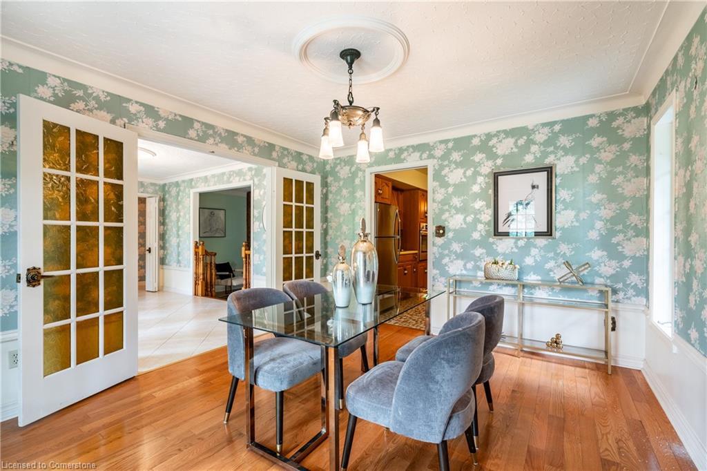 2083 Hollow Road, Thorold, ON - Indoor Photo Showing Dining Room