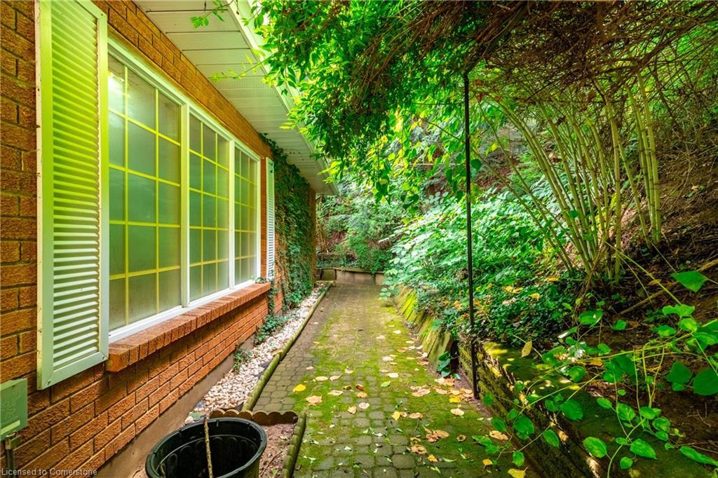 2083 Hollow Road, Thorold, ON - Outdoor