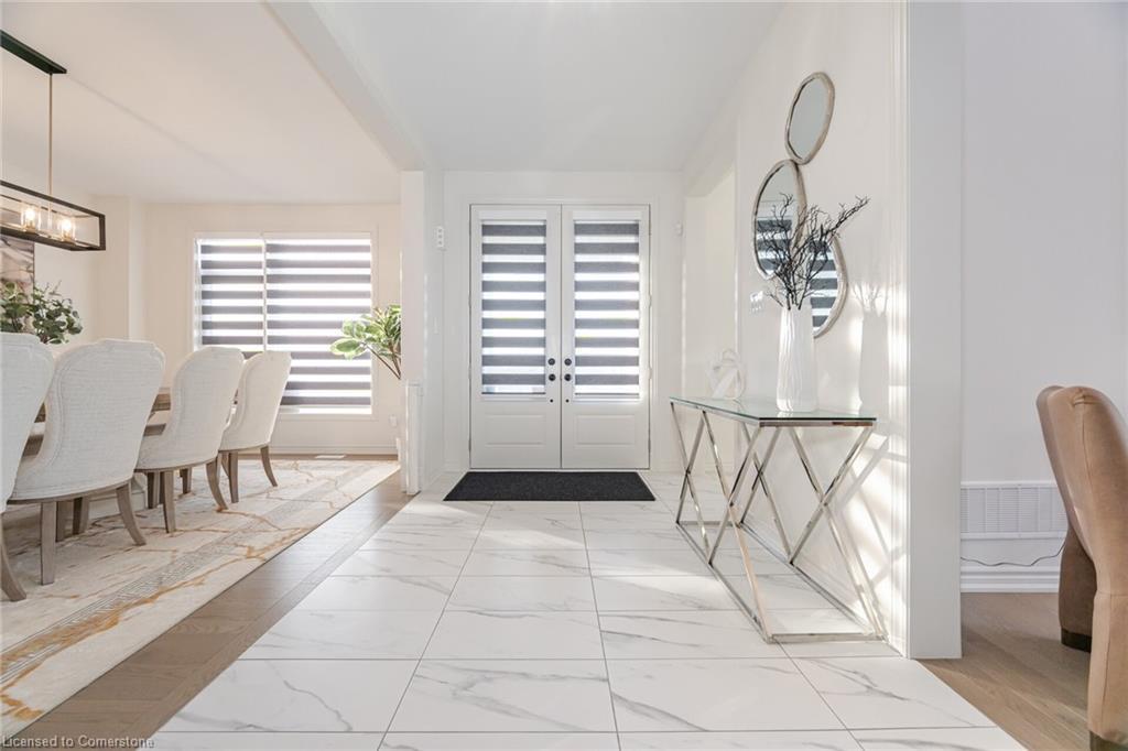 1 Twinleaf Crescent, Adjala-Tosorontio, ON - Indoor Photo Showing Dining Room