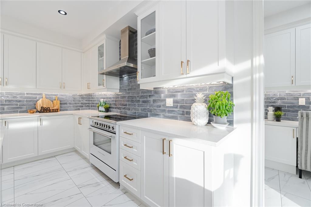 1 Twinleaf Crescent, Adjala-Tosorontio, ON - Indoor Photo Showing Kitchen With Upgraded Kitchen