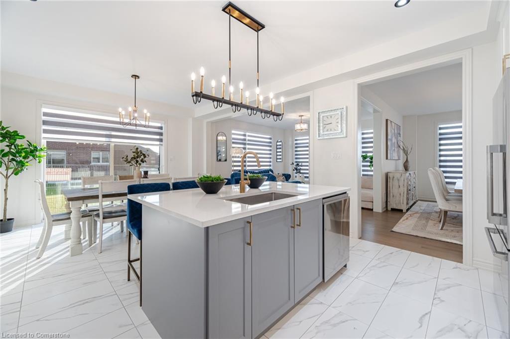 1 Twinleaf Crescent, Adjala-Tosorontio, ON - Indoor Photo Showing Kitchen