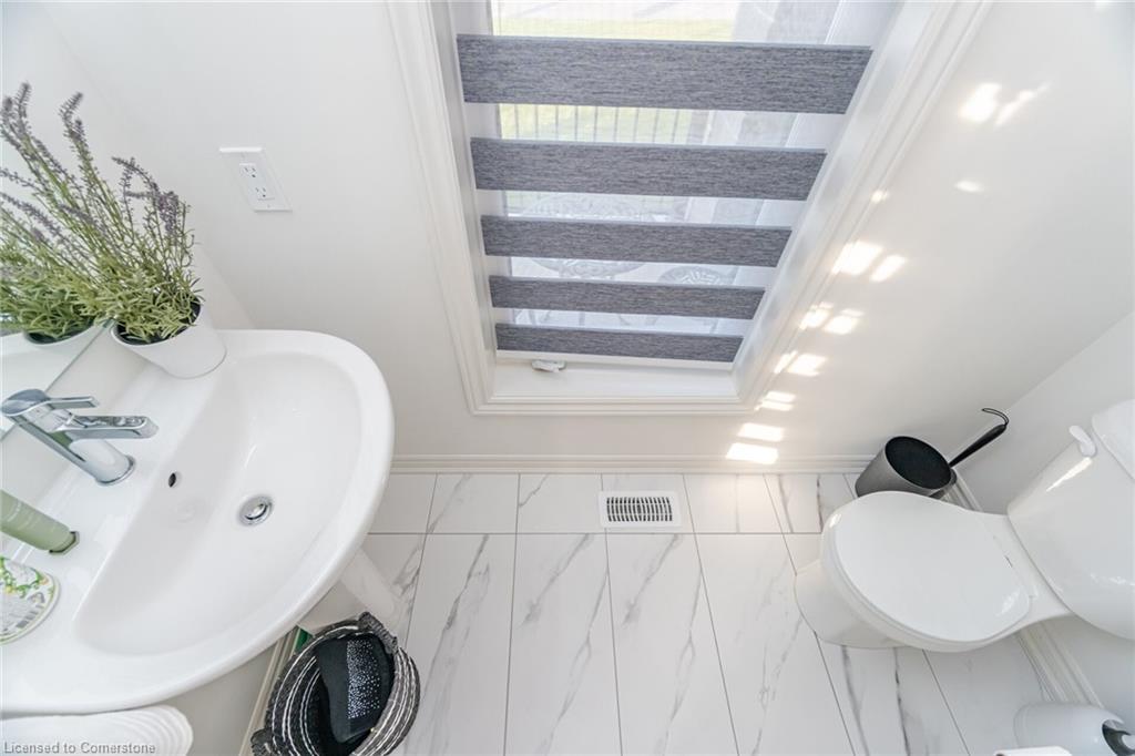 1 Twinleaf Crescent, Adjala-Tosorontio, ON - Indoor Photo Showing Bathroom