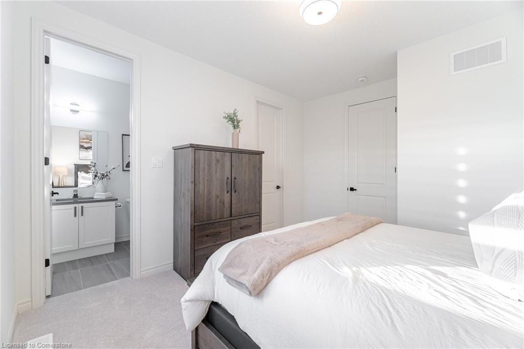 1 Twinleaf Crescent, Adjala-Tosorontio, ON - Indoor Photo Showing Bedroom