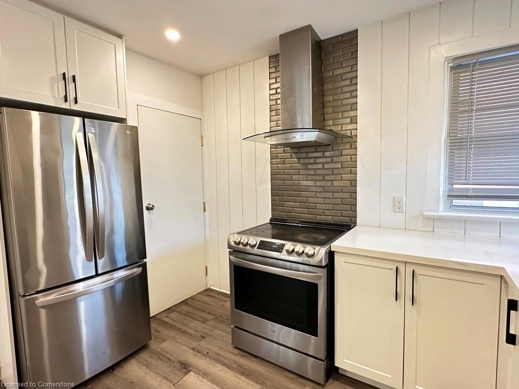 387 Mary Street N, Oshawa, ON - Indoor Photo Showing Kitchen