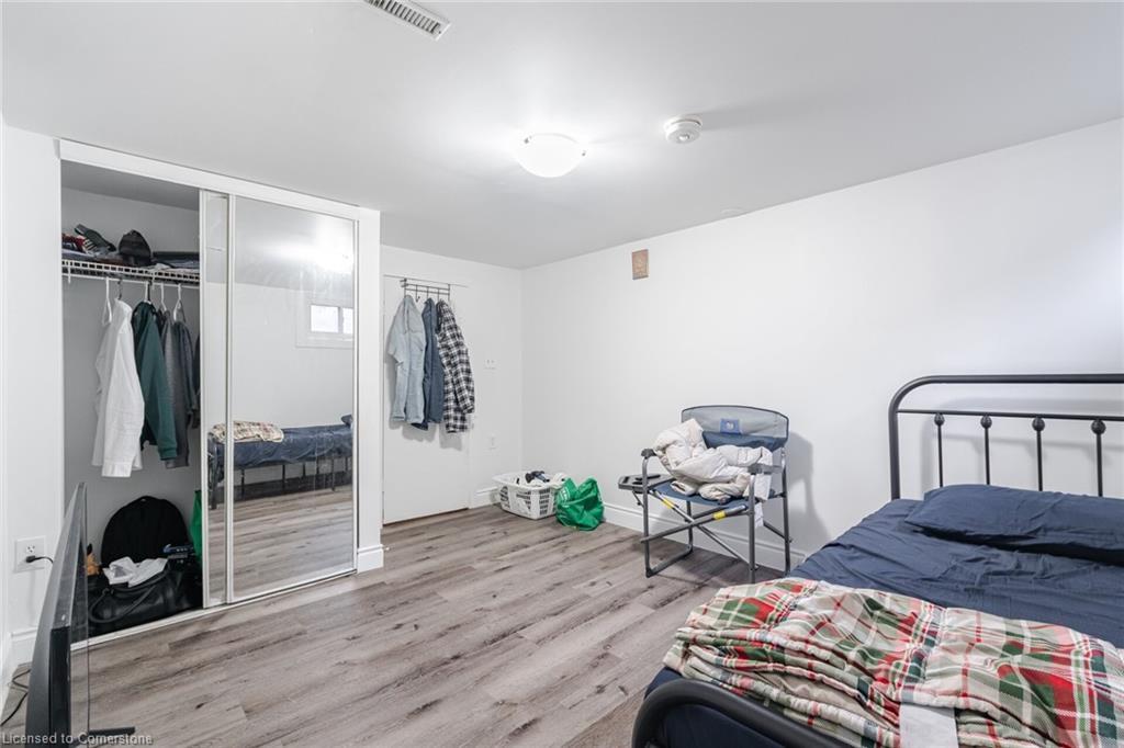387 Mary Street N, Oshawa, ON - Indoor Photo Showing Bedroom