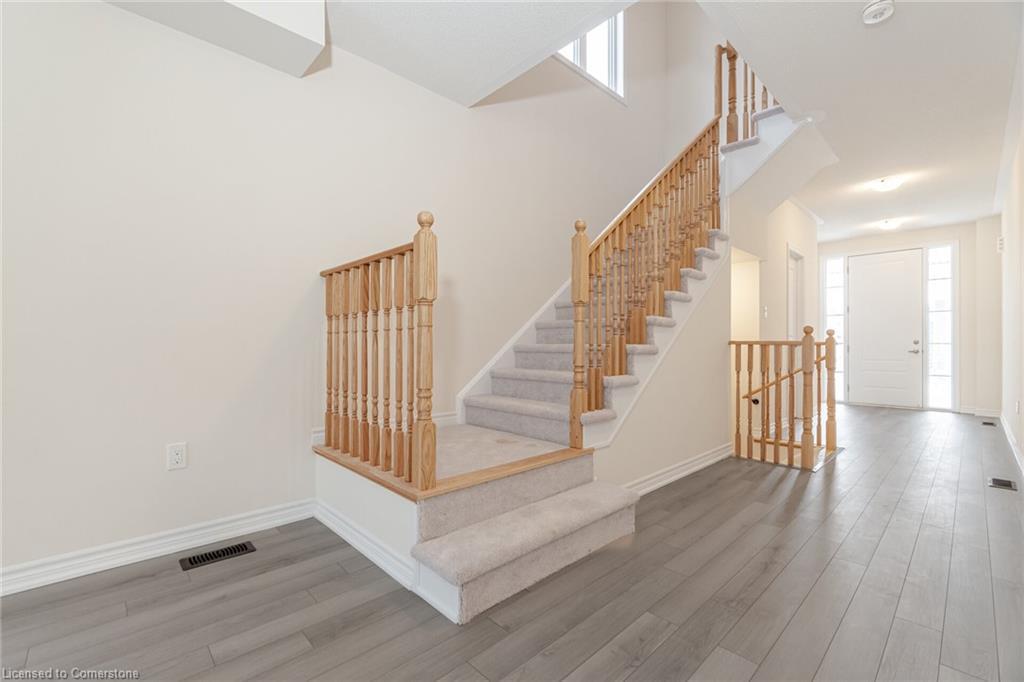 109 Molozzi Street, Erin, ON - Indoor Photo Showing Other Room