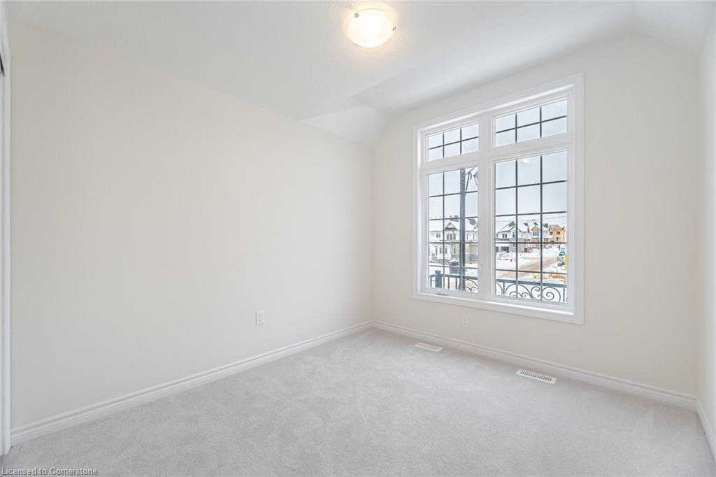 109 Molozzi Street, Erin, ON - Indoor Photo Showing Other Room