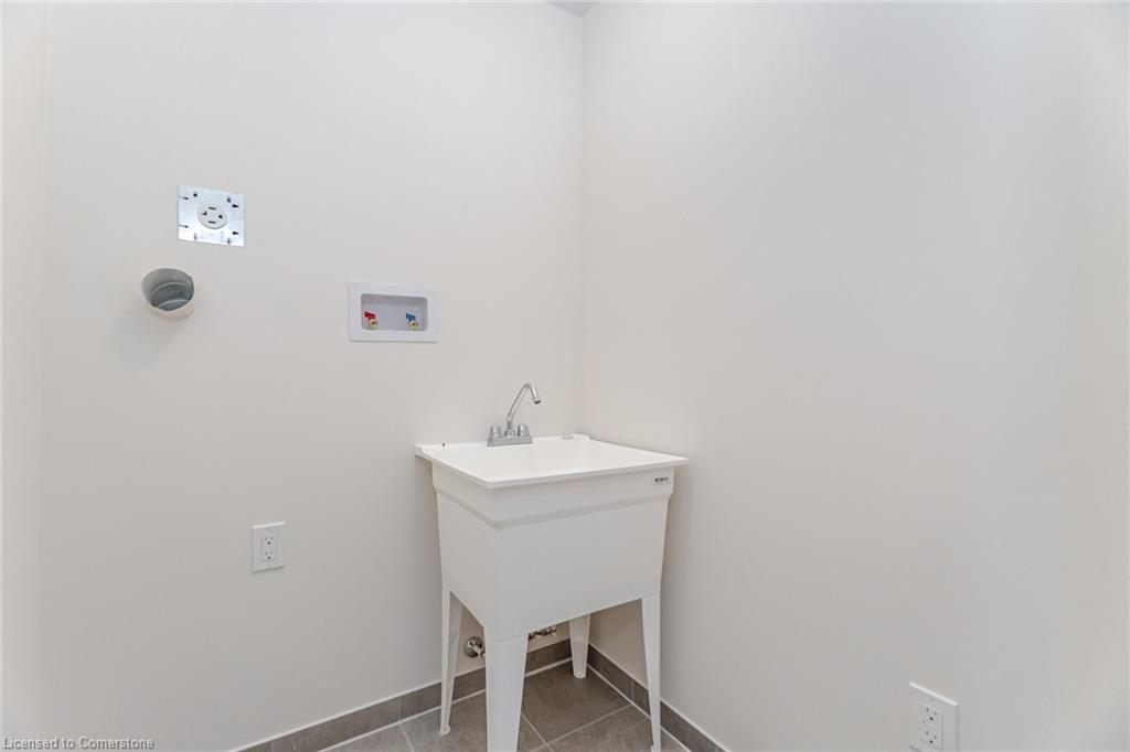 109 Molozzi Street, Erin, ON - Indoor Photo Showing Bathroom