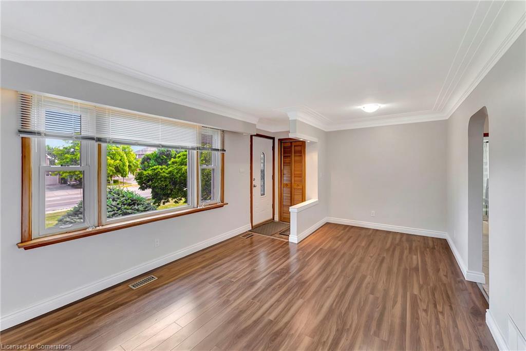 Upper-317 Highland Road W, Hamilton, ON - Indoor