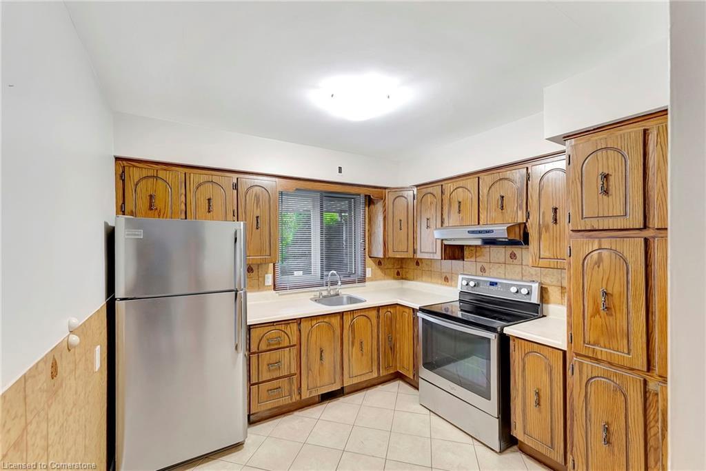 Upper-317 Highland Road W, Hamilton, ON - Indoor Photo Showing Kitchen