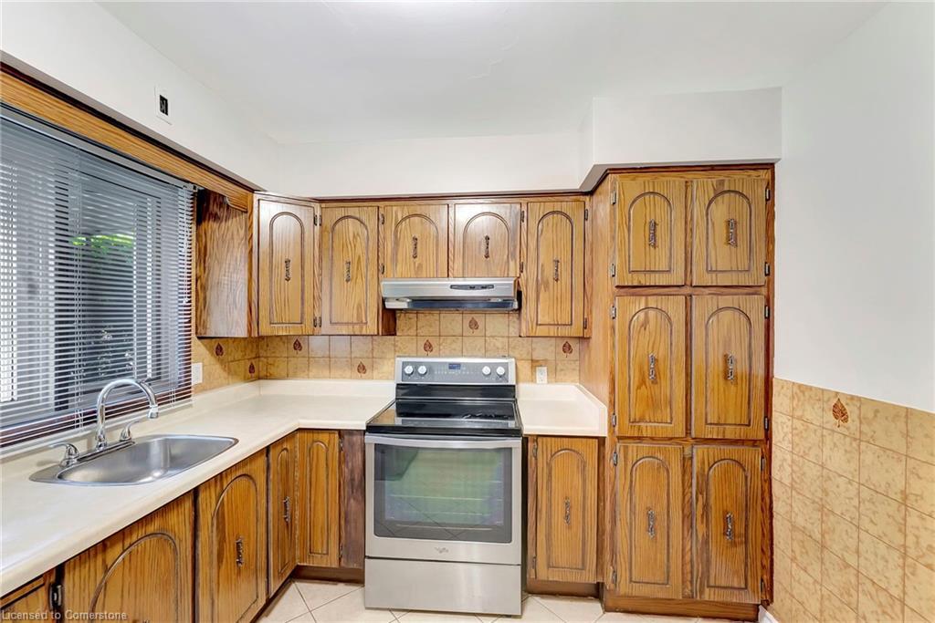 Upper-317 Highland Road W, Hamilton, ON - Indoor Photo Showing Kitchen