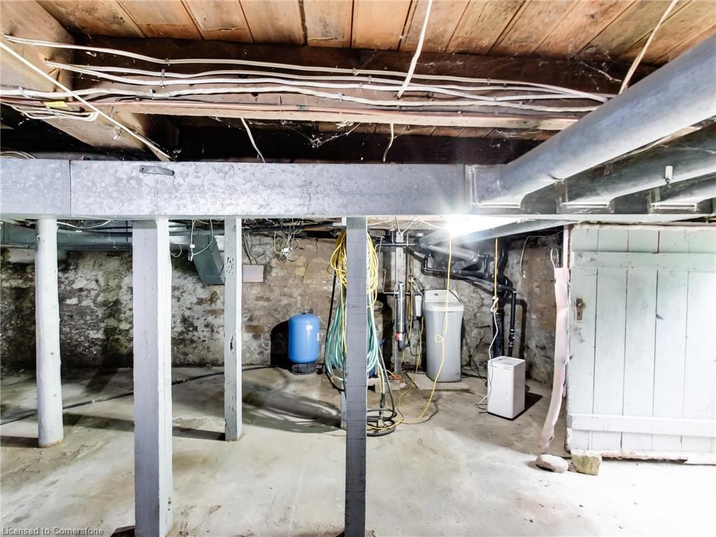 6142 Guelph Line, Burlington, ON - Indoor Photo Showing Basement