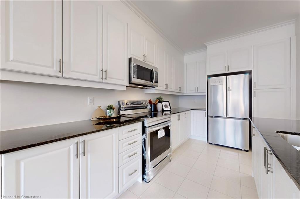 6 Marvin Avenue, Oakville, ON - Indoor Photo Showing Kitchen